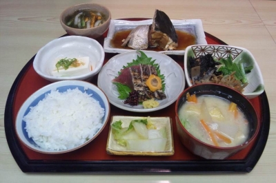 池佳